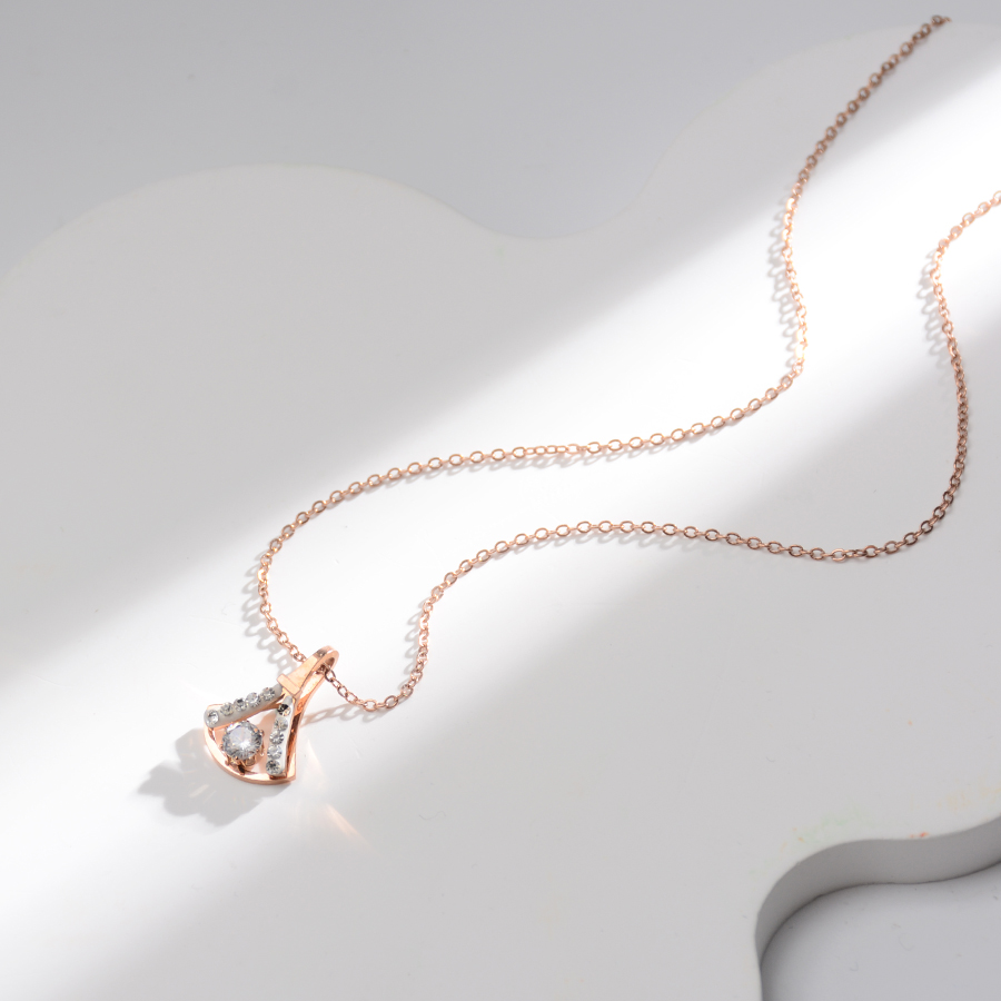 European, American and Korean simple and fashionable mud diamond iron tower necklace, titanium steel rose gold diamond-encrusted jewelry, versatile gift for women's accessories Specification image