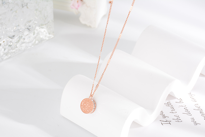 Chinese-style retro Fu Xi necklace, titanium steel rose gold double-sided collarbone chain accessory, versatile for women pic 4