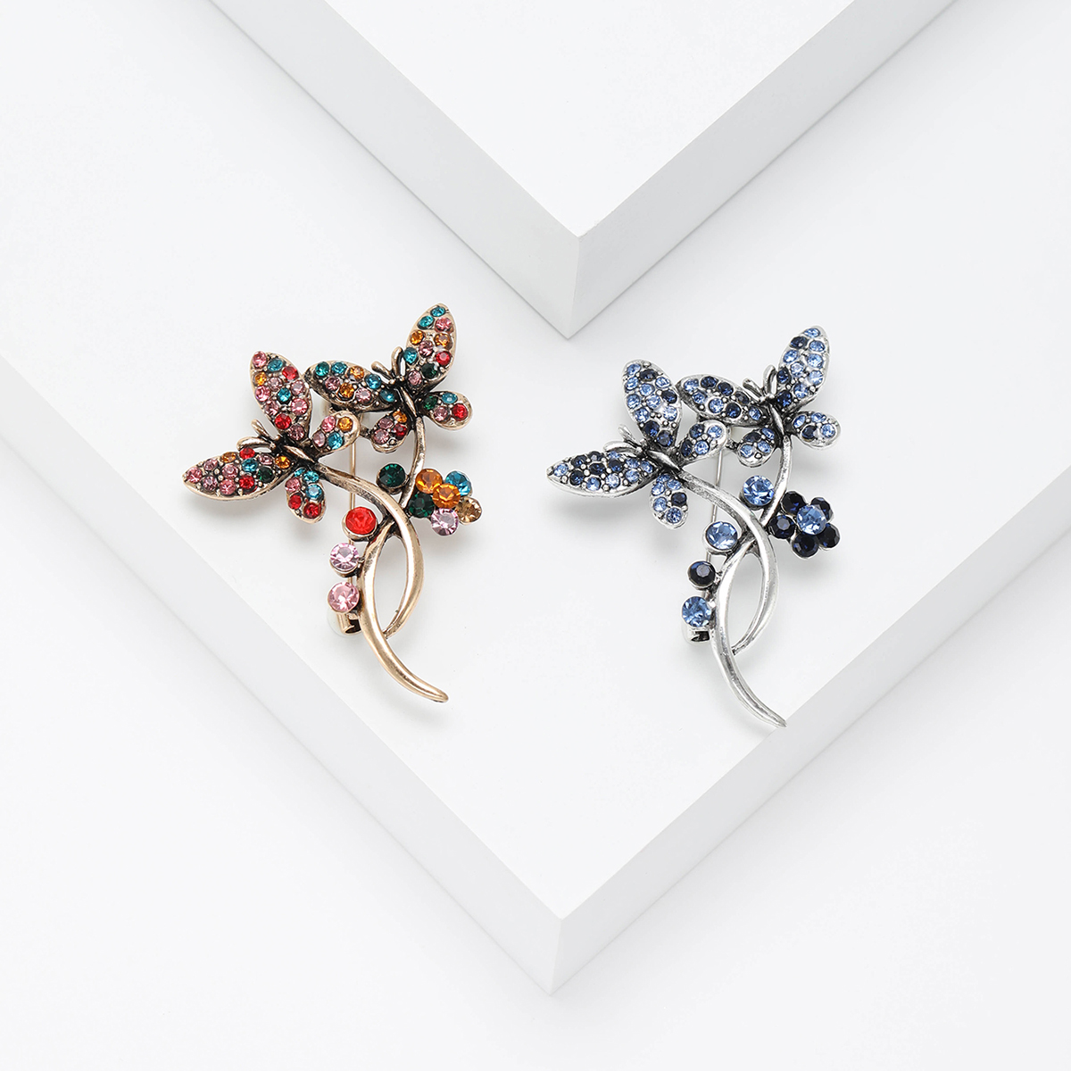 2024 Women's new alloy rhinestone series brooches, brooches, brooches, women's fashion pins, neckline design accessories, suit accessories, brooches, alloy brooches