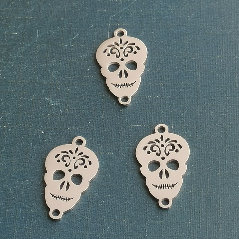 Skull pendant Stainless steel titanium steel jewelry hand jewelry unique design fashion pendant delicate elegant ladies
