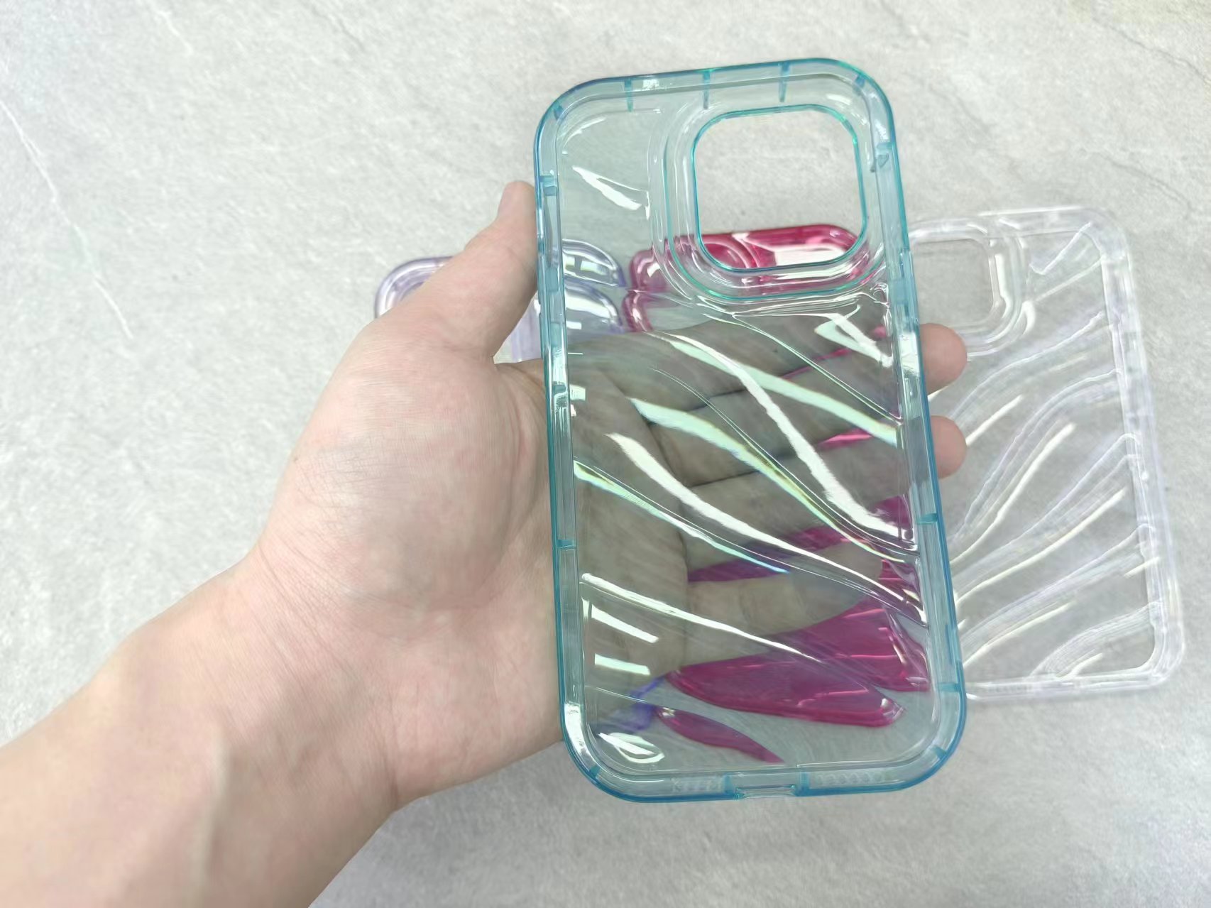All-inclusive shockproof wavy pattern phone case Specification image