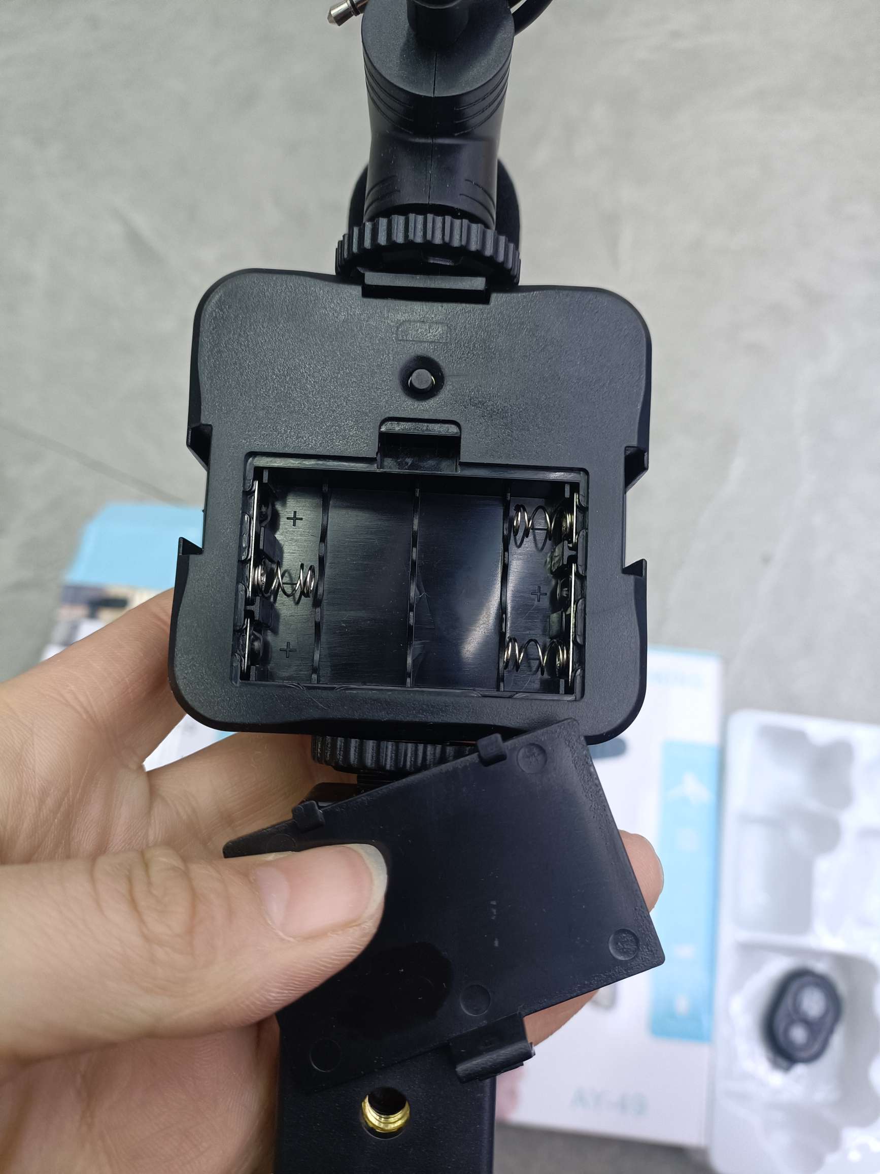 便携三脚架直播套装 补光灯麦克风支架LED电池款 直播摄影方形会议灯口袋补光灯 手持摄影灯 桌面无线直播灯手机补光灯详情图4