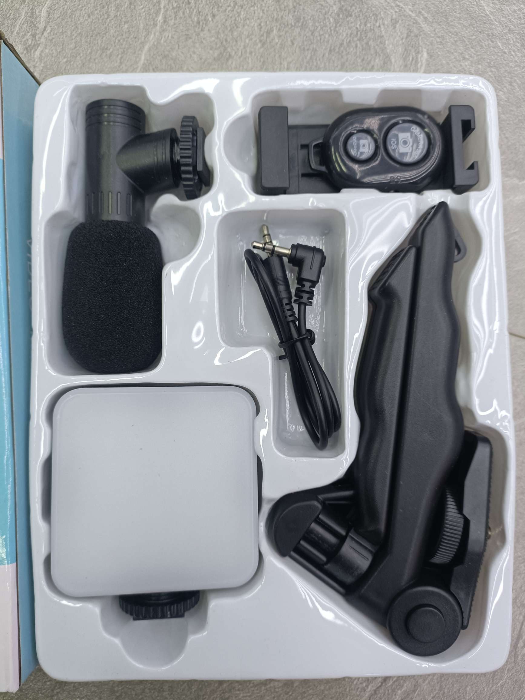 便携三脚架直播套装 补光灯麦克风支架LED电池款 直播摄影方形会议灯口袋补光灯 手持摄影灯 桌面无线直播灯手机补光灯详情图2