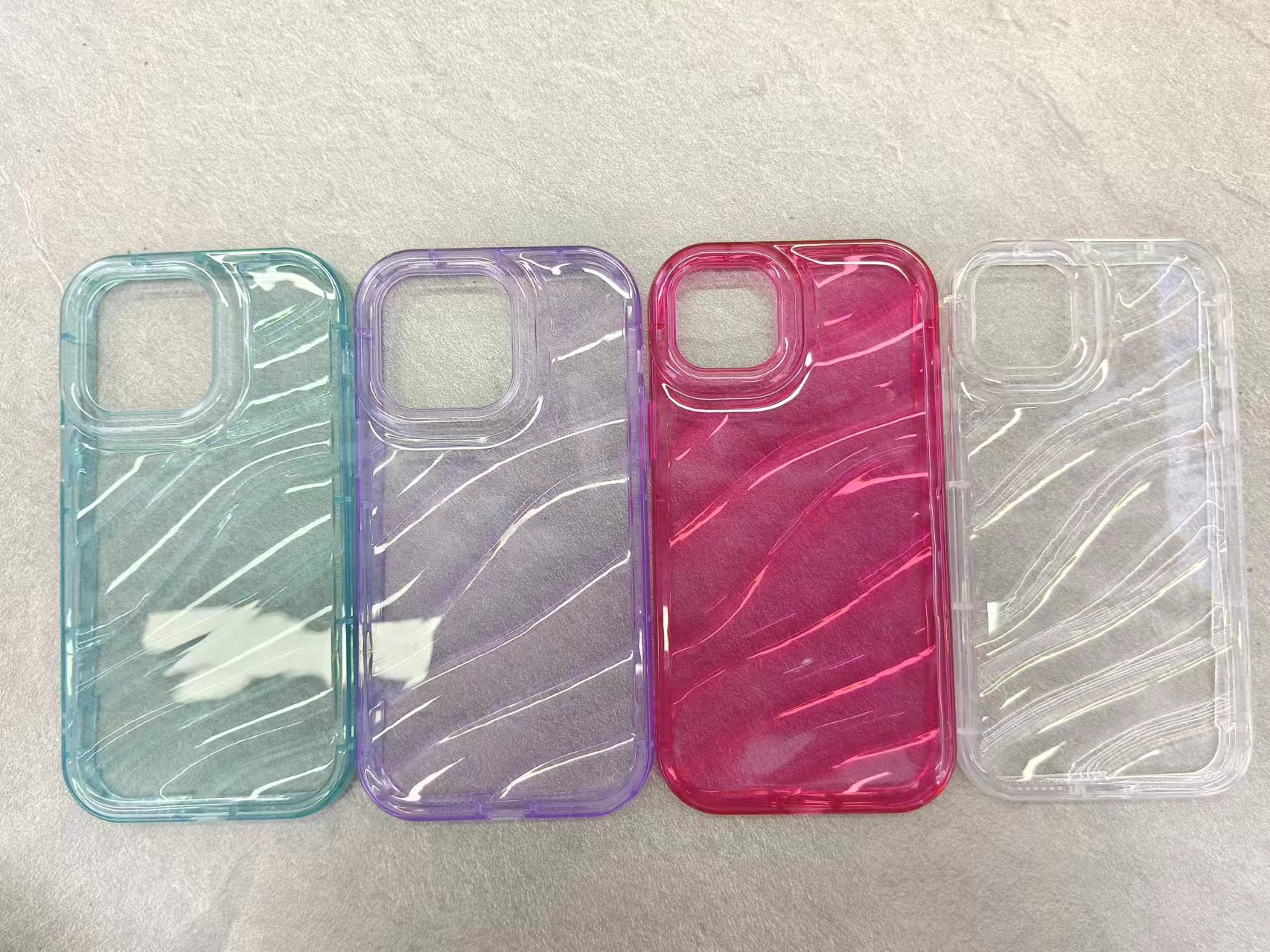 All-inclusive wavy phone case