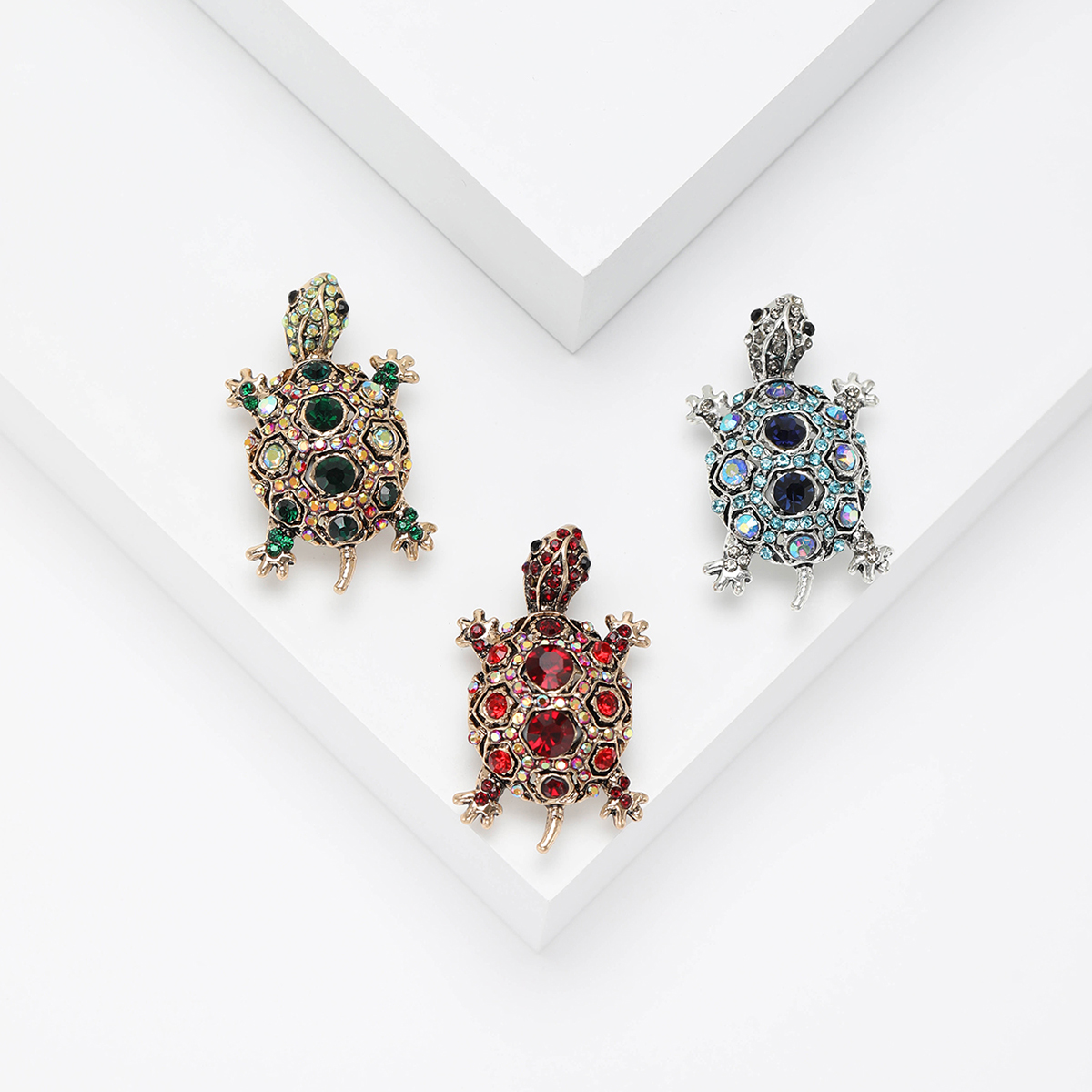 2024 Women's new Alloy rhinestone Turtle series brooches, brooches, brooches, women's fashion pins, neckline design accessories, suit accessories, brooches, alloy brooches details Picture