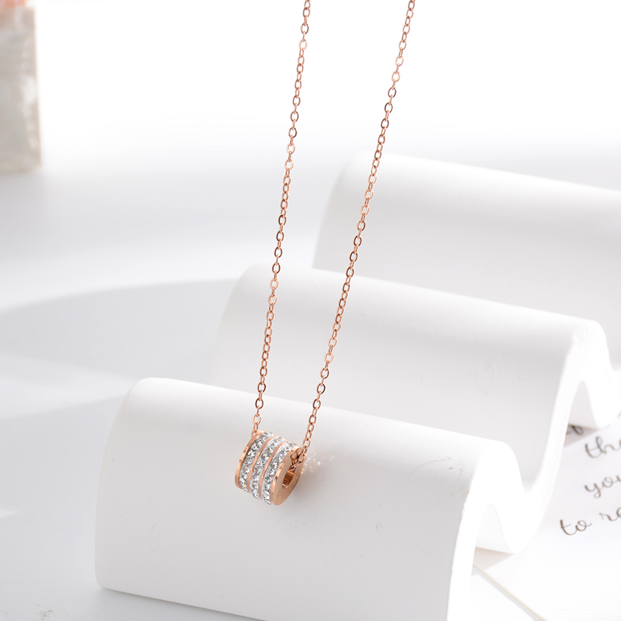 A versatile and trendy three-row mud diamond necklace from Europe, America and Korea, a titanium steel collarbone chain accessory that does not fade, a fashionable rose gold gift for women details Picture