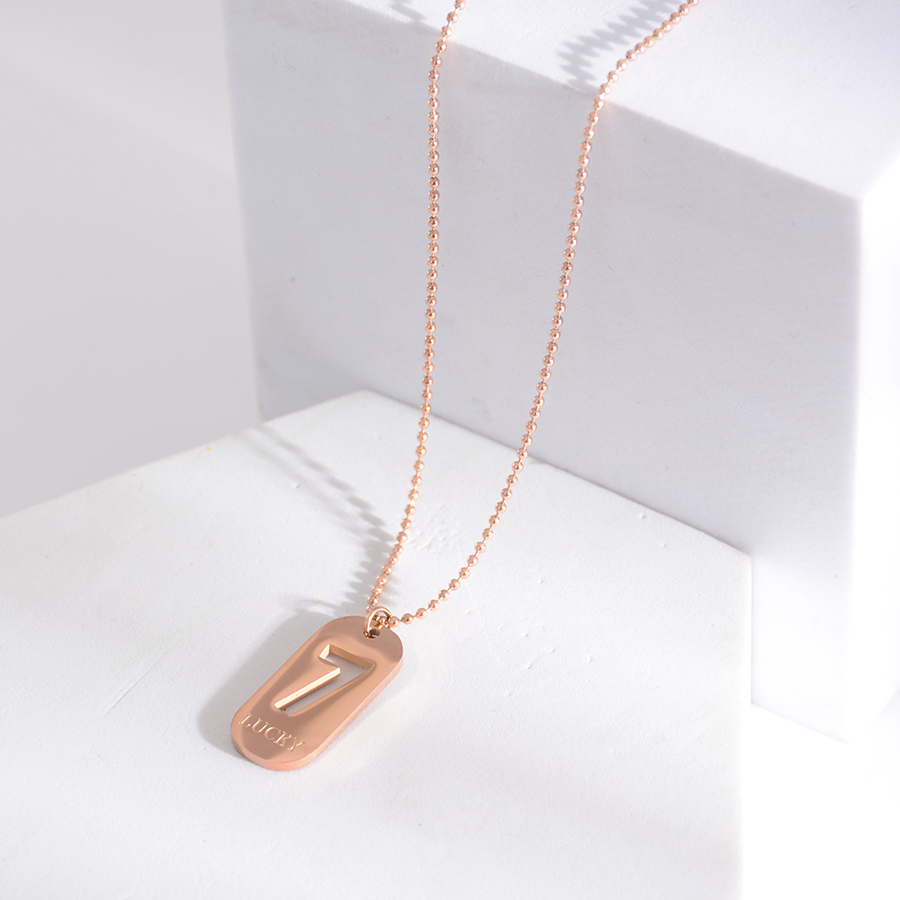 Elegant, individual and fashionable pearl necklace, titanium steel number 7 collarbone chain, women's necklace, rose gold jewelry accessory gift Specification image