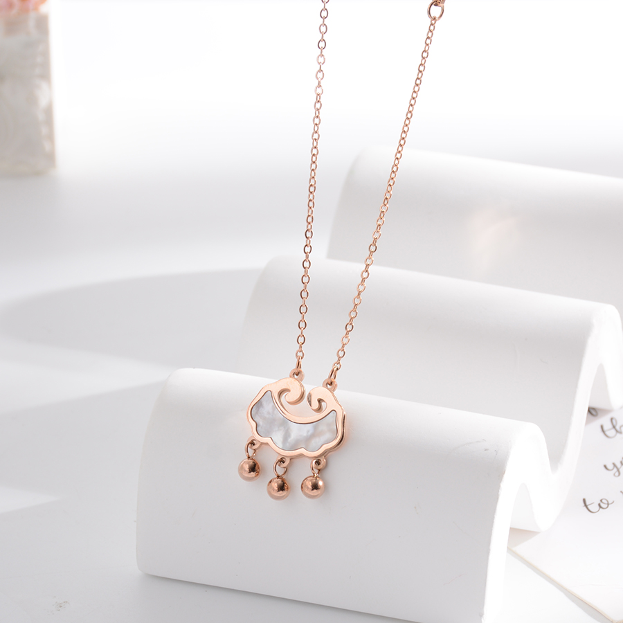 Retro and fashionable white shell longevity lock necklace, titanium steel exquisite rose gold collarbone chain accessory, women's necklace