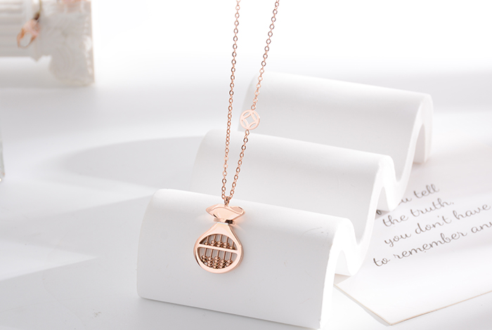 Retro and unique abacus lucky bag necklace, fashionable titanium steel collarbone chain, exquisite rose gold jewelry gift, trendy for women pic 2
