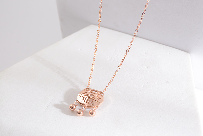 复古个性钛钢长命锁项链短款立体锁锁骨链时尚精致潮配饰品配饰详情4