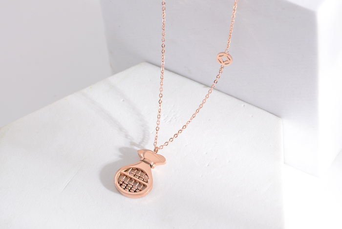 Retro and unique abacus lucky bag necklace, fashionable titanium steel collarbone chain, exquisite rose gold jewelry gift, trendy for women pic 4