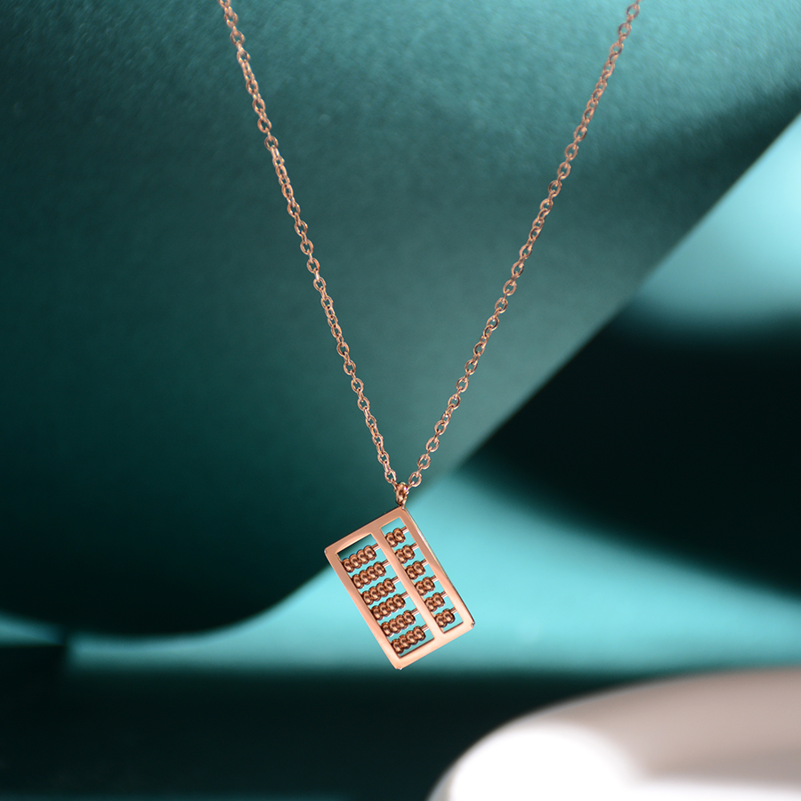 项链/吊坠/珍珠/珍珠项链/饰品白底实物图