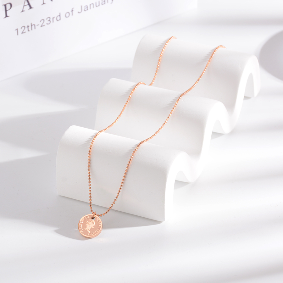 The titanium steel rose gold collarbone chain and women's neckchain accessory with a versatile European and American style and a popular online hit, featuring a queen's head details Picture