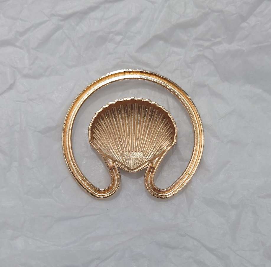 Exquisite shell swimsuit buttons, a must-have fashionable item for a seaside vacation Specification image