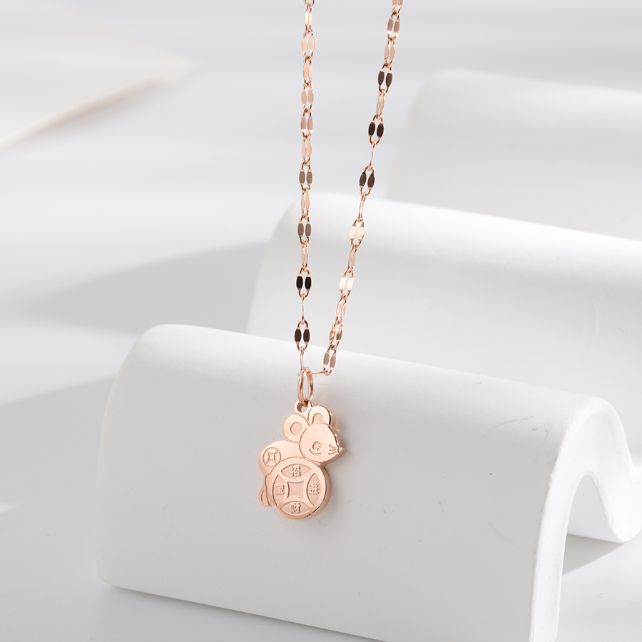Retro zodiac year rat necklace, titanium steel animal collarbone chain, rose gold jewelry, versatile and elegant accessory gift for women
