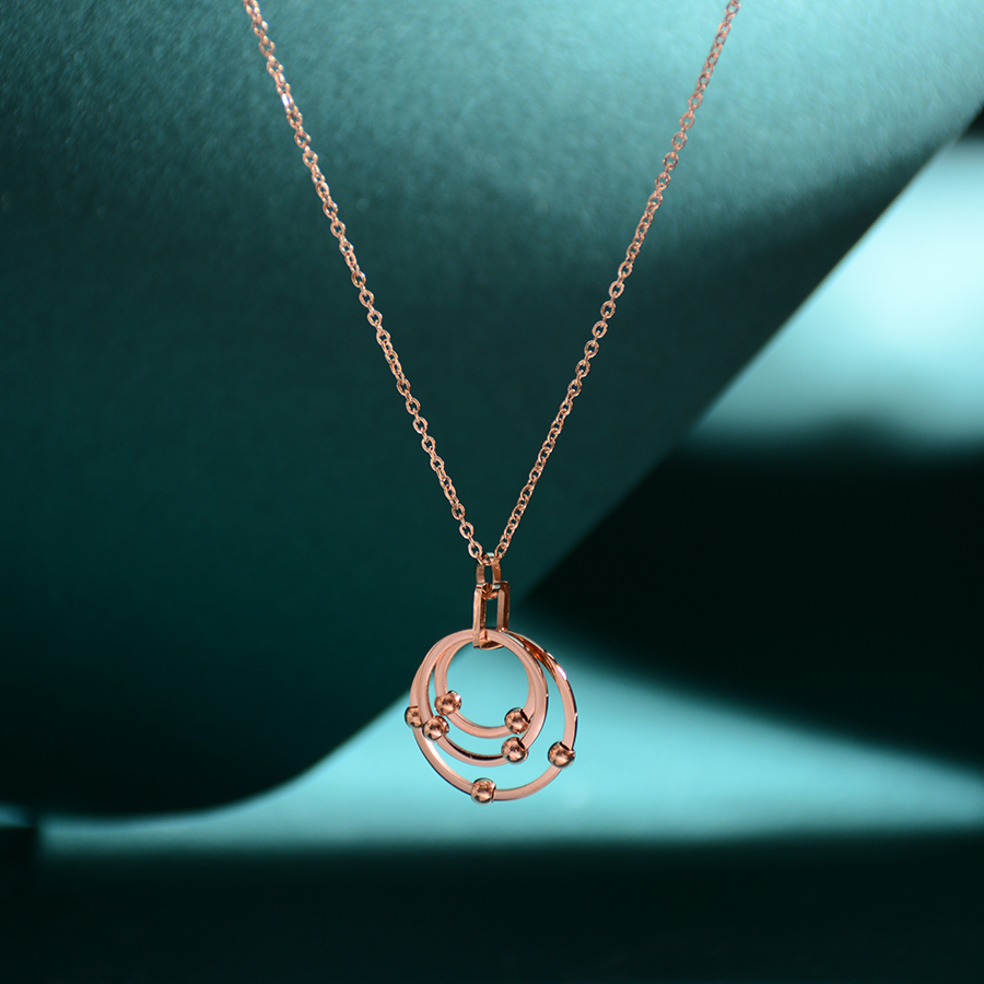 项链/吊坠/珍珠/珍珠项链/饰品白底实物图