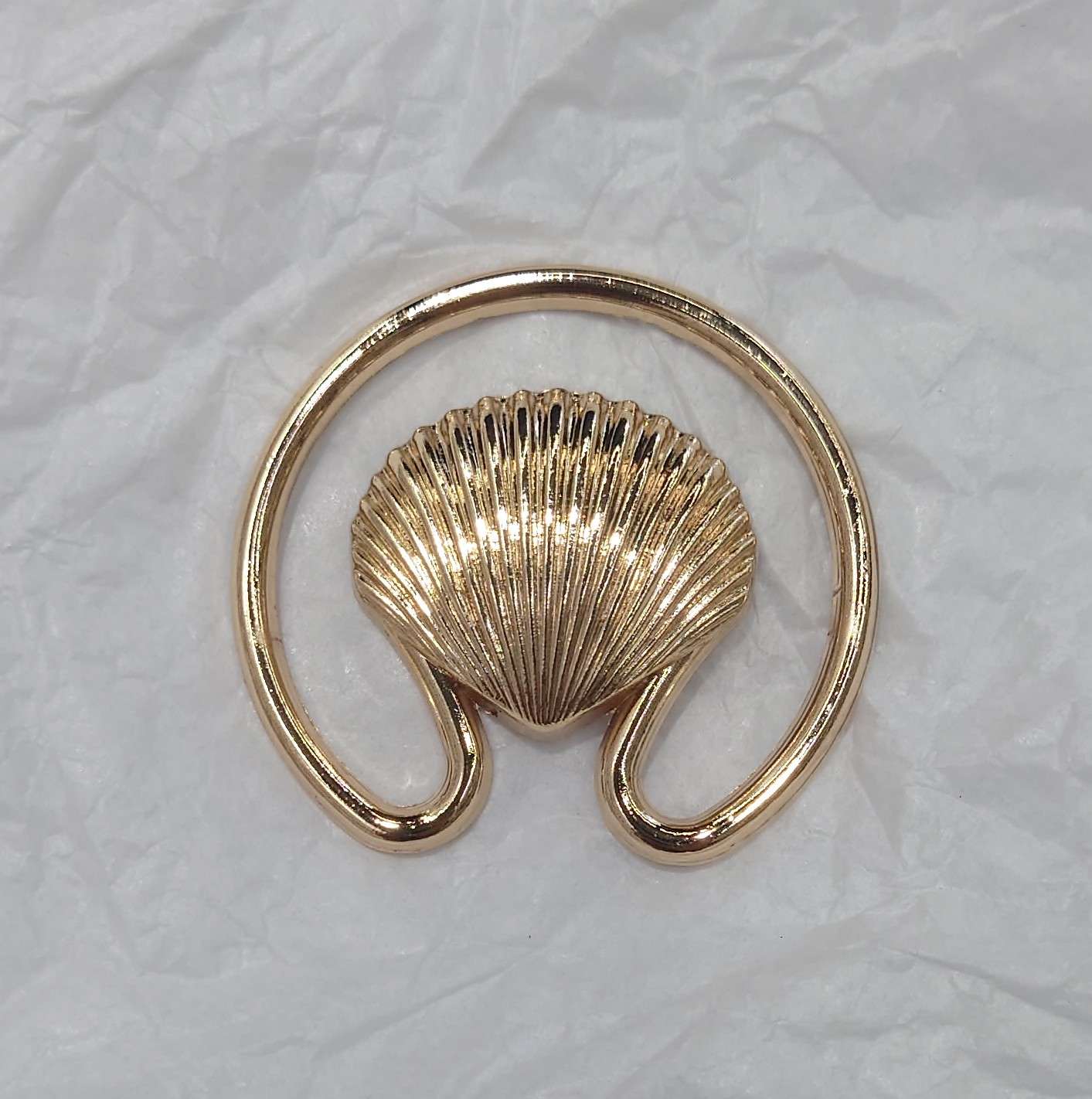 Exquisite shell swimsuit buttons, a must-have fashionable item for a seaside vacation details Picture