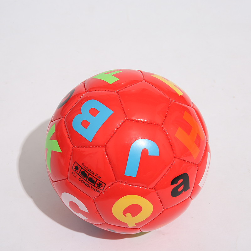 厂家供应批发 2号机缝足球 教学训练足球儿童足球字母白底实物图