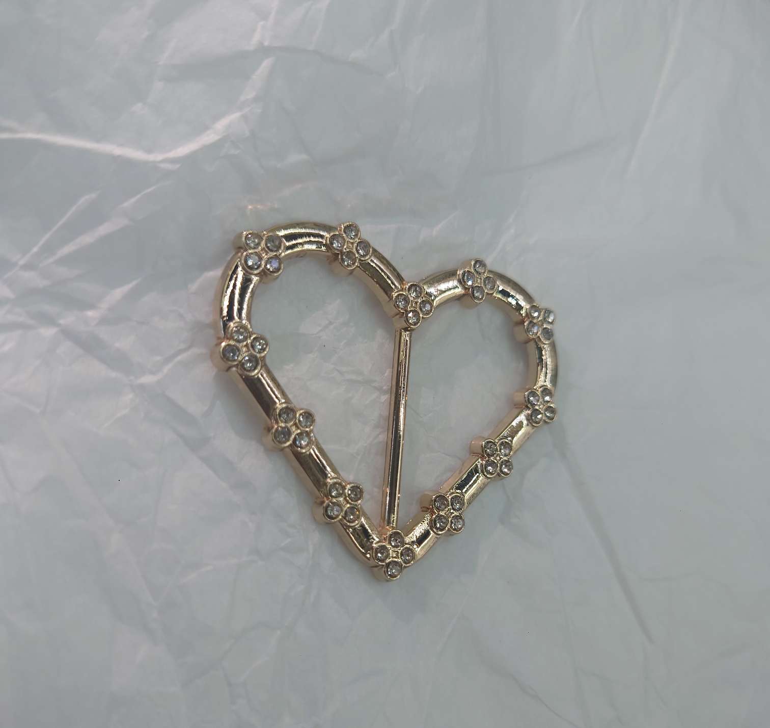Hot-selling new style! High-end alloy heart-shaped flower diamond fashionable decorative elements, diamond-encrusted accessory fashion buttons Specification image