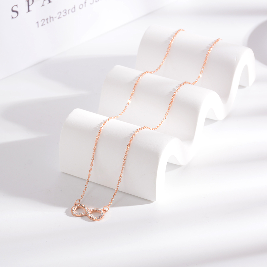 European and American personalized and fashionable diamond-encrusted 8-shaped necklace, titanium steel digital collarbone chain, rose gold jewelry, women's style, versatile and trendy details Picture