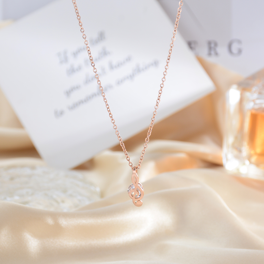 European and American unique note diamond titanium steel necklace, rose gold collarbone chain jewelry with diamonds, fashionable and versatile pendant for women