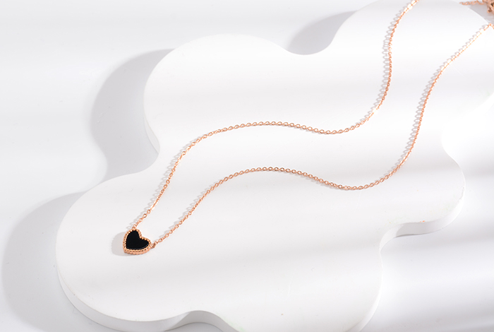 欧美气质个性时尚黑色爱心项链钛钢心形玫瑰金锁骨链女款饰品百搭礼物详情3