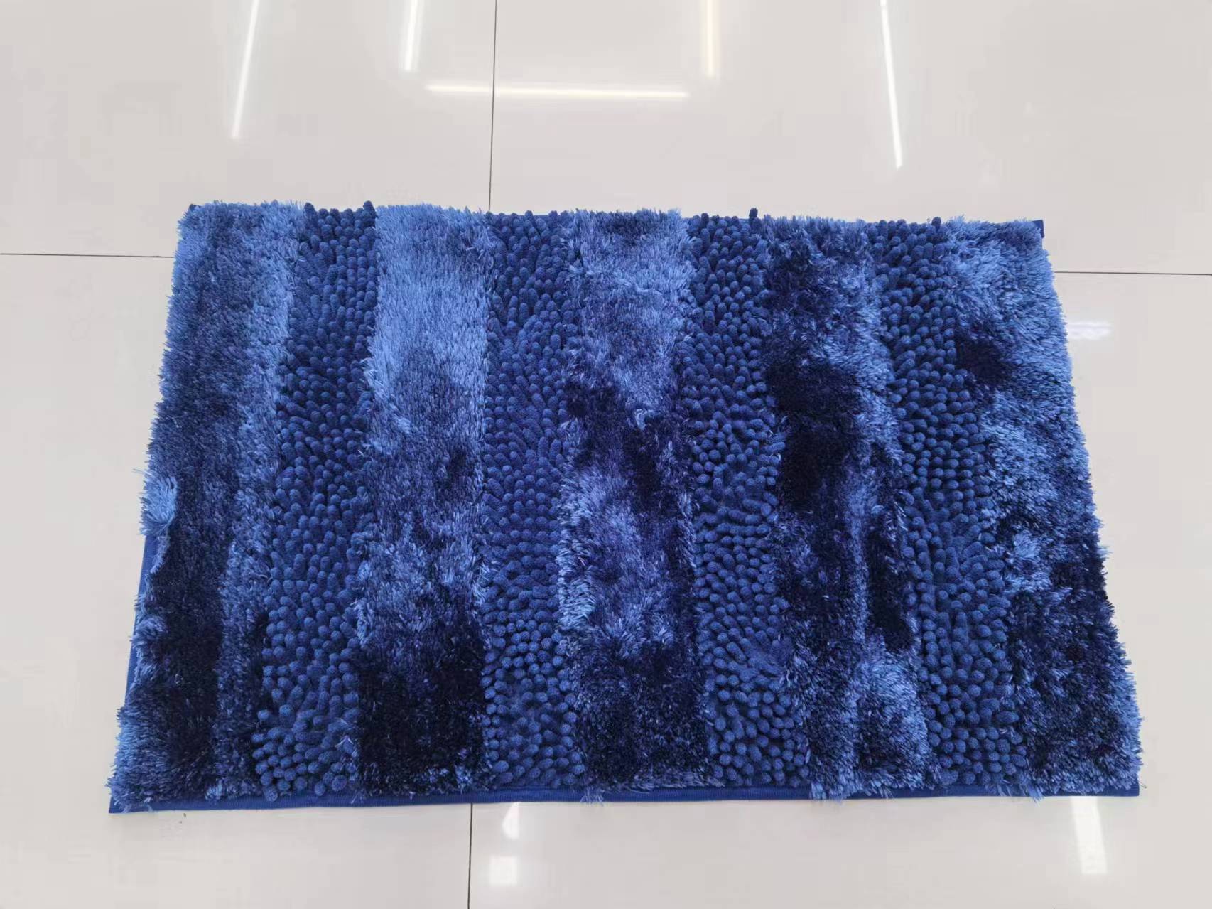 The new Chenille gauze floor mat, carpet, door mat, floor mat, bedside mat, bay window mat, water-absorbing anti-slip mat, TPRD anti-slip mat, made of super fine fabric, has good quality and beautiful colors. There are usually 6 colors available Item Picture