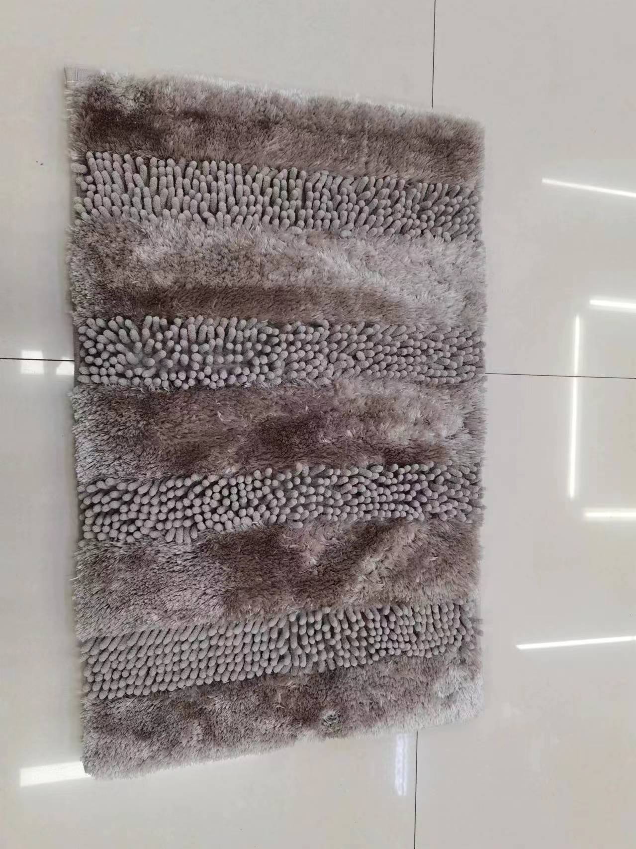 The new Chenille gauze floor mat, carpet, door mat, floor mat, bedside mat, bay window mat, water-absorbing anti-slip mat, TPRD anti-slip mat, made of super fine fabric, has good quality and beautiful colors. There are usually 6 colors available details Picture