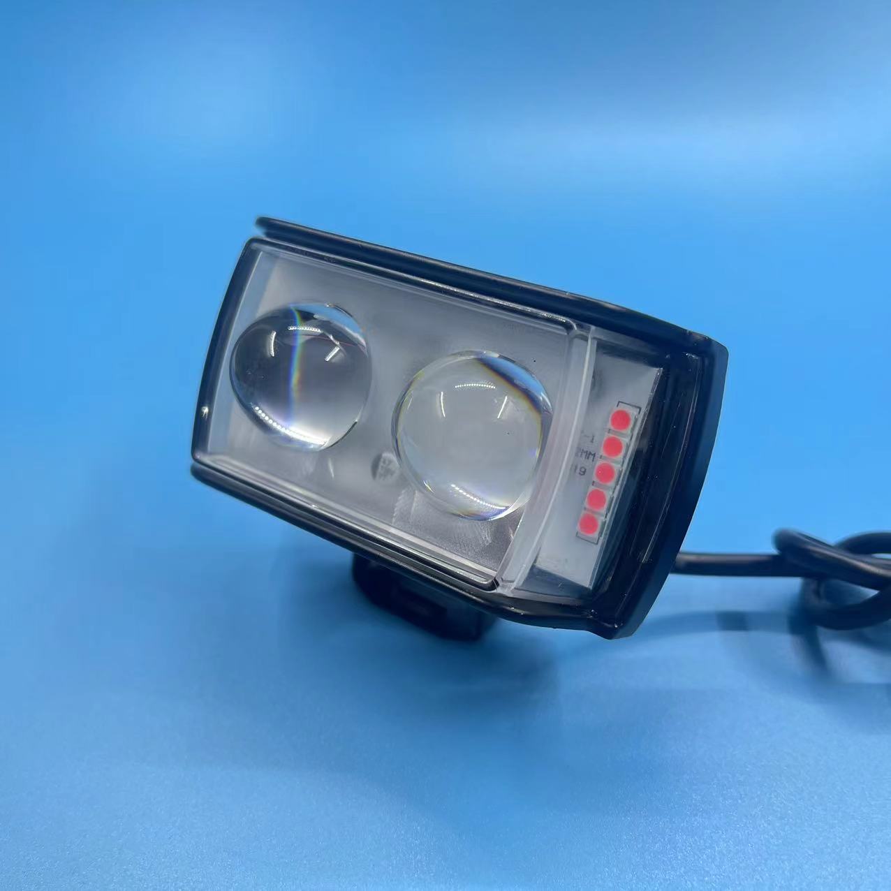 Motorcycle LED spotlights, 12-bead spotlights, 12V-80V universal strobe light modification accessories Specification drawing