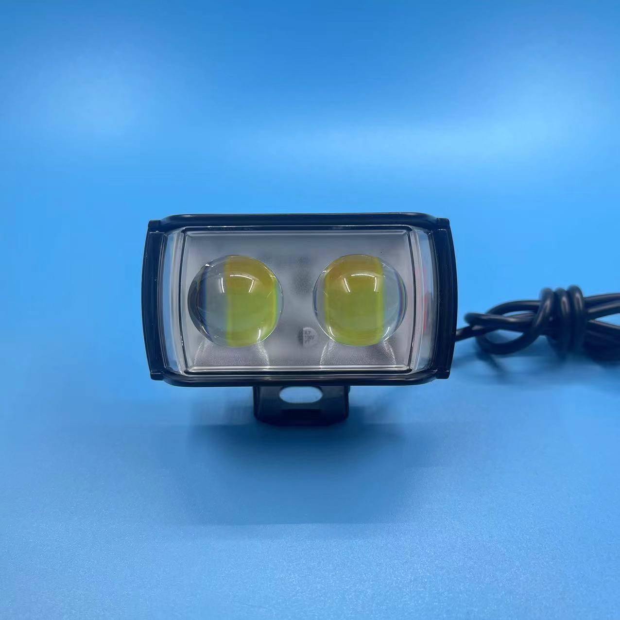 Motorcycle LED spotlights, 12-bead spotlights, 12V-80V universal strobe light modification accessories Item Picture