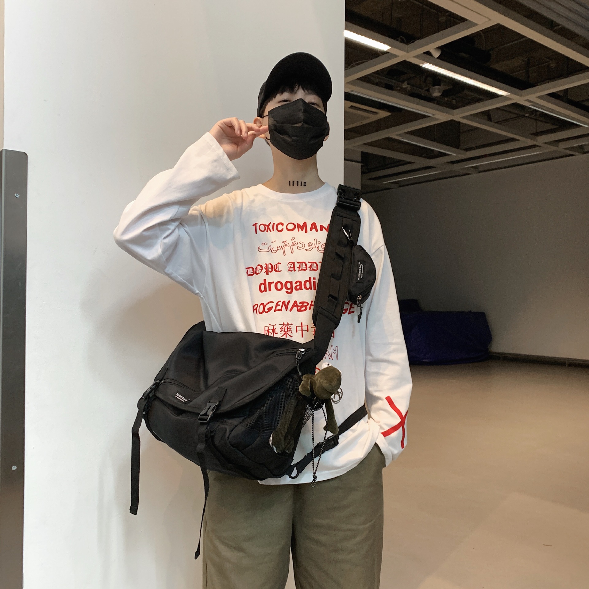 Large Capacity Flip Over Single Shoulder Crossbody Bag Male Function Postman Bag Fashion Brand Female Body Bag Instagram Cool Day Couple Bag 2