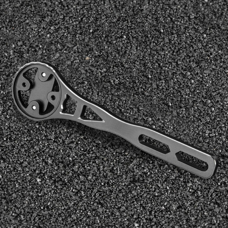 The RXC-M1 mountain road bicycle is equipped with an integrated handle, an aluminum alloy stopwatch bracket, a stopwatch extension bracket set, and can be used to hoist the lower trailer light and a action camera bracket Application Scenario