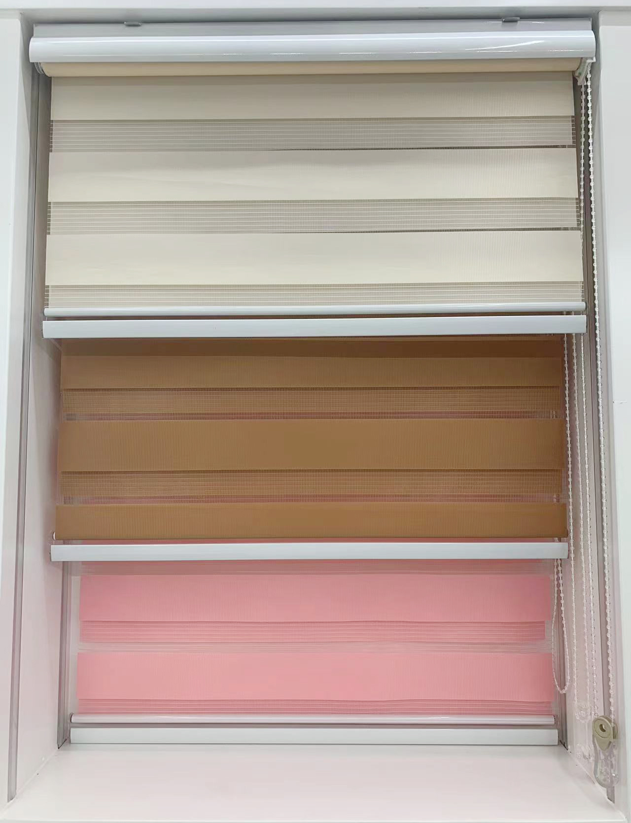 Wholesale of finished and semi-finished curtains for foreign trade, including curtains, furniture, window decorations, single-color soft gauze curtains, roller blinds, and blackout curtains