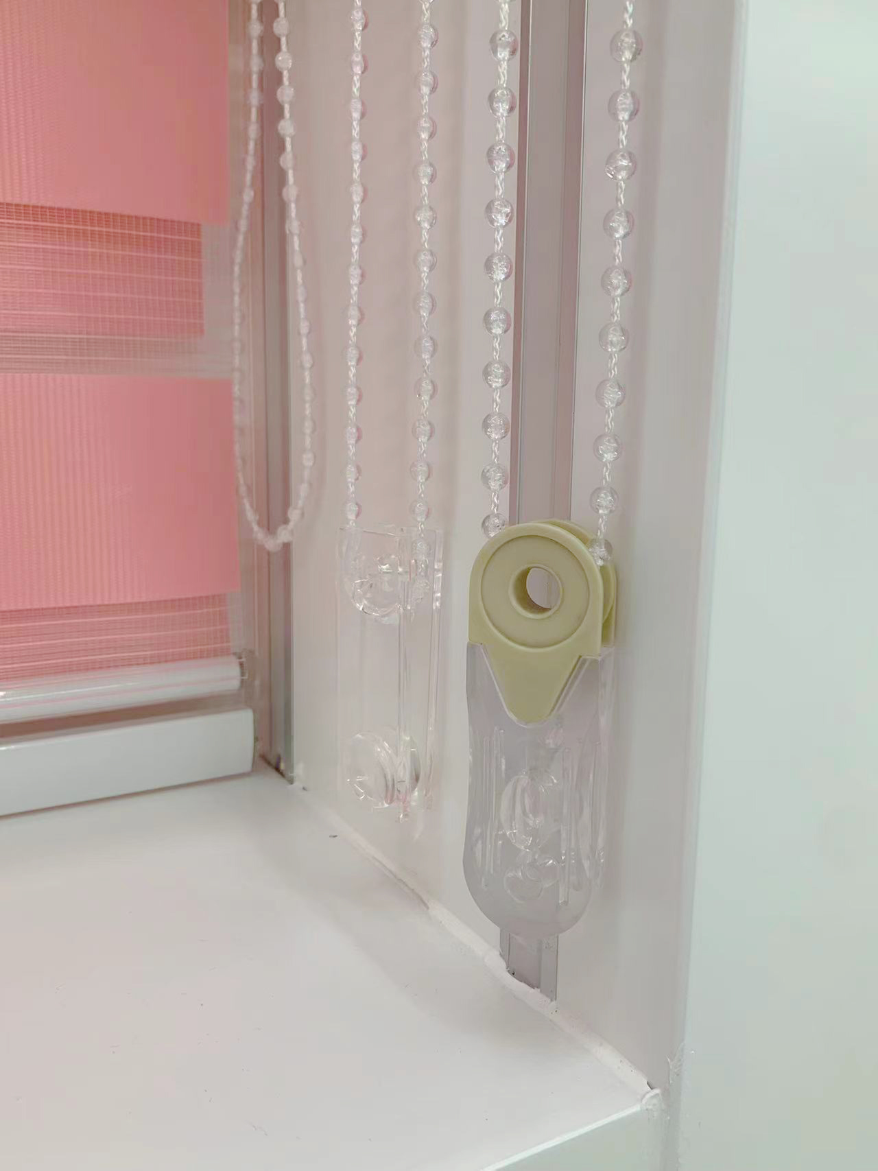 Wholesale of finished and semi-finished curtains for foreign trade, including curtains, furniture, window decorations, single-color soft gauze curtains, roller blinds, and blackout curtains Specification image