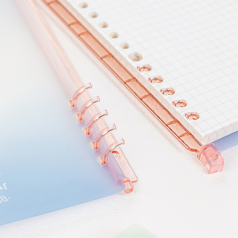 本子/笔记本/记事本/学生笔记本/作业本白底实物图