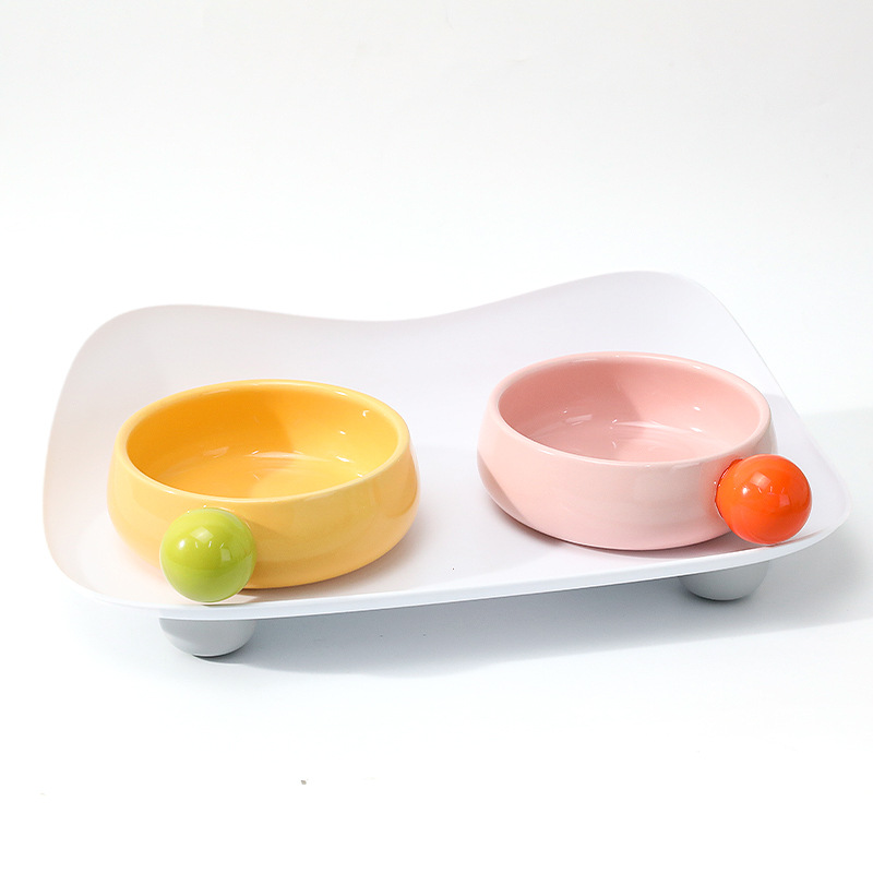 Boxed sugar bean ceramic double-bowl large-mouth feeding water bowl, no black chin, protecting cervical vertebrae cat bowl pet supplies Application Scenario