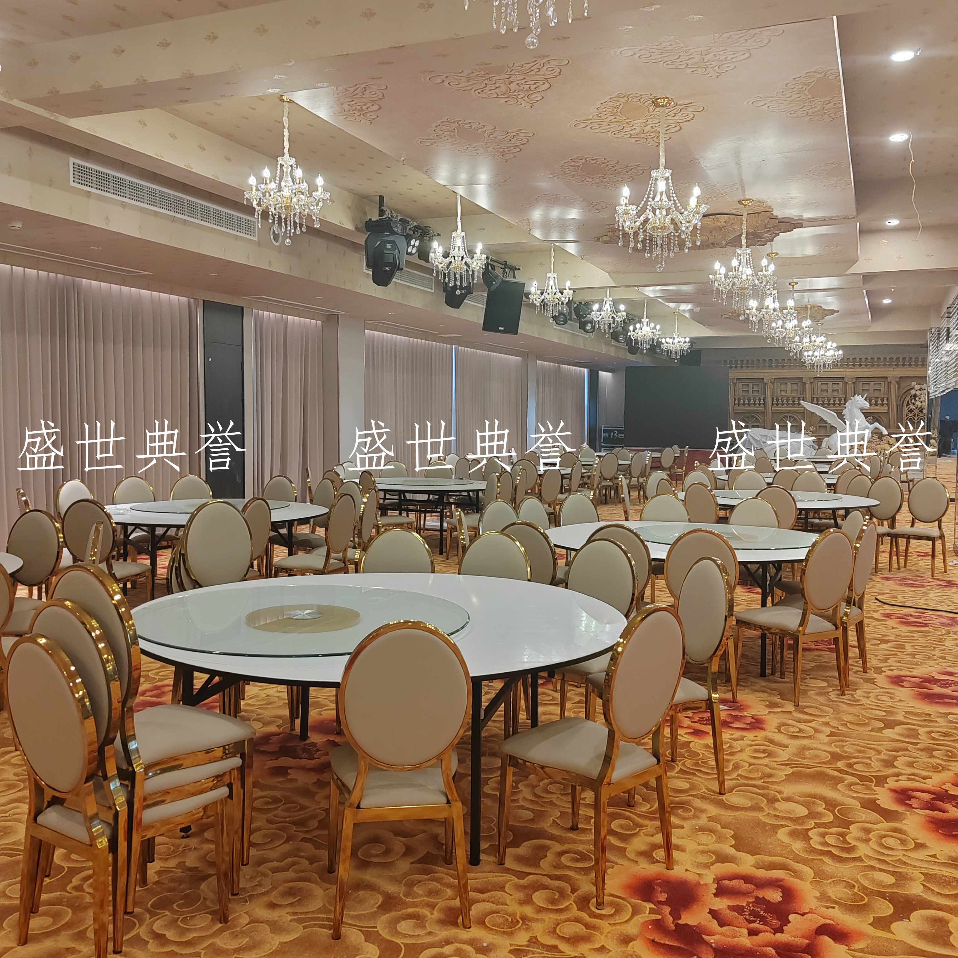 Yiwu foreign trade wholesale wedding folding dining tables and chairs, hotel theme wedding round-back chairs, European-style wedding dining tables and chairs Item Picture