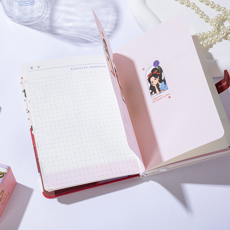 本子/笔记本/记事本/学生笔记本/四线田格本十格白底实物图