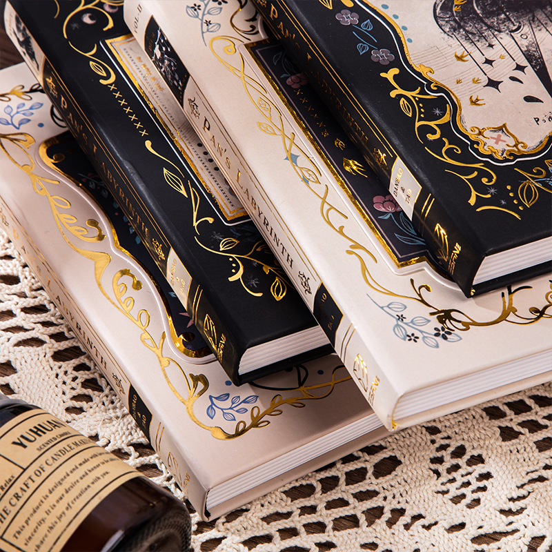 本子/笔记本/记事本/学生笔记本/四线田格本十格白底实物图