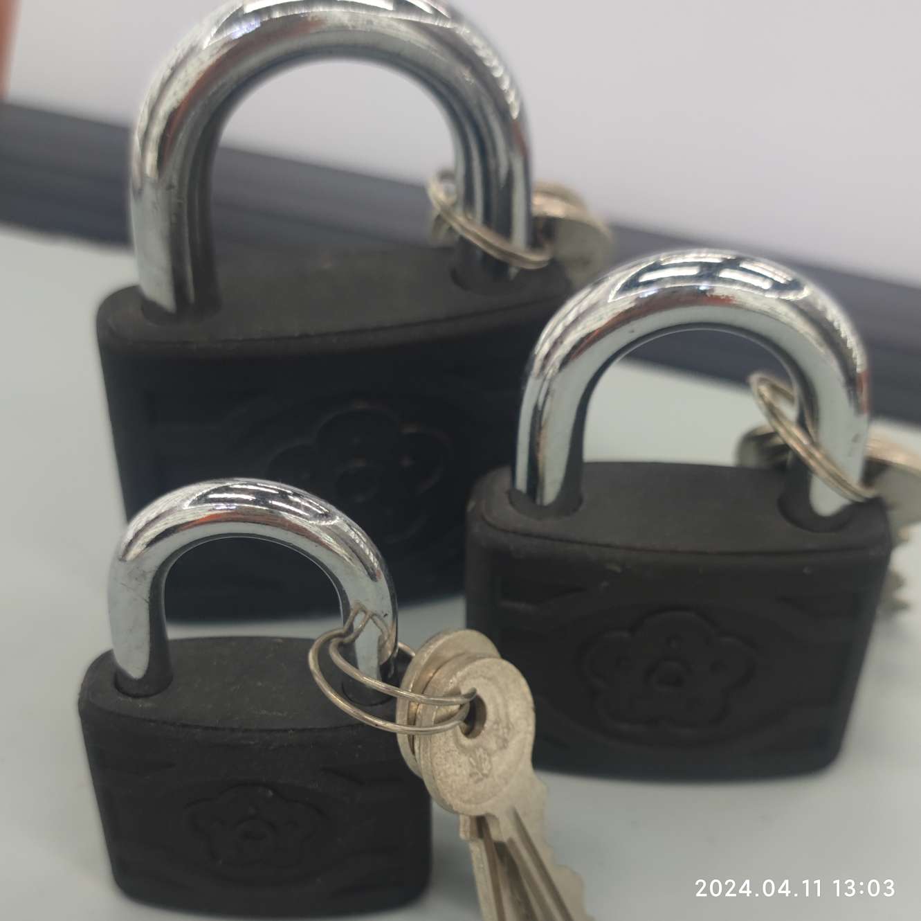 Plum Brand Bc9140-Bc9175 Single Cast Plastic Iron Lock details Picture