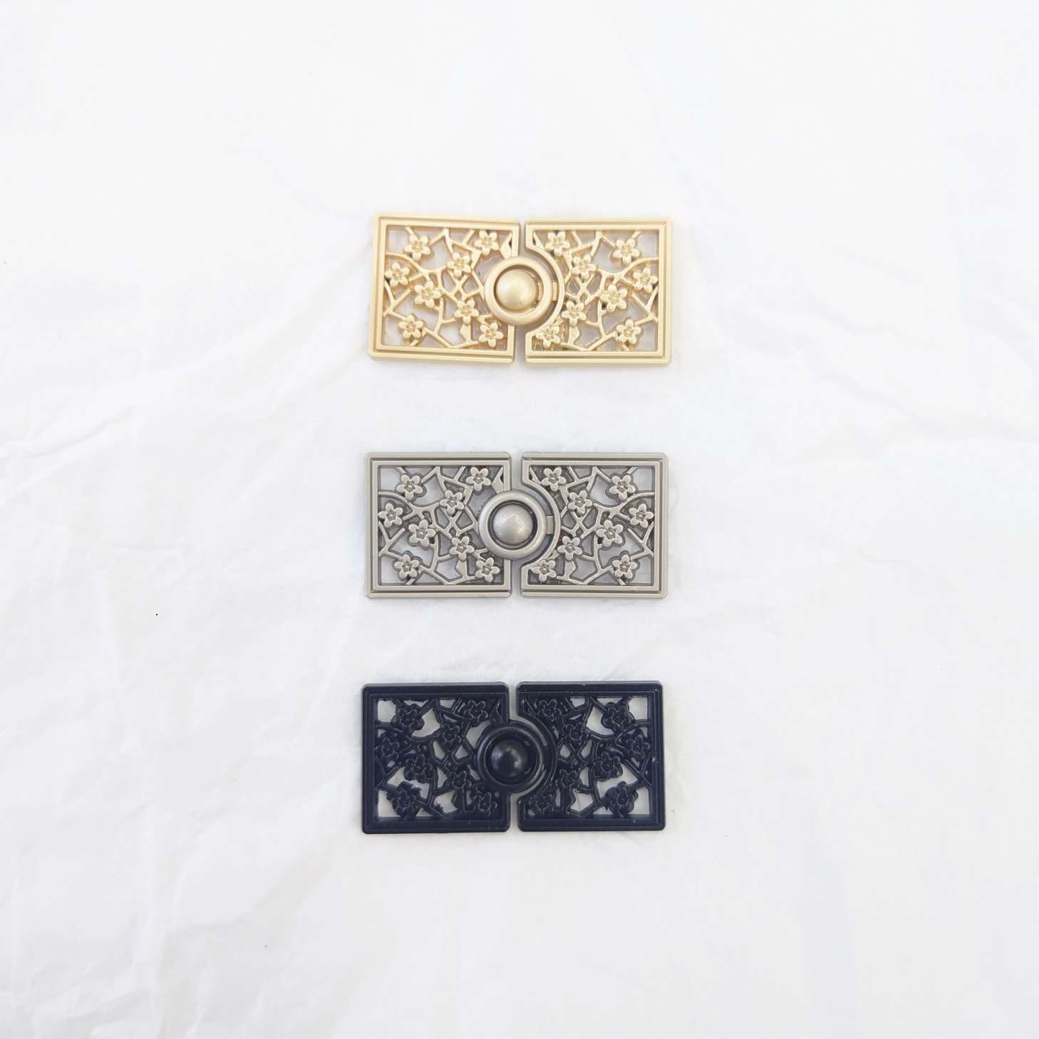 Hot-selling new style! High-end alloy cheongsam button, retro Chinese style double button, Hanfu decorative window paper plum blossom double button