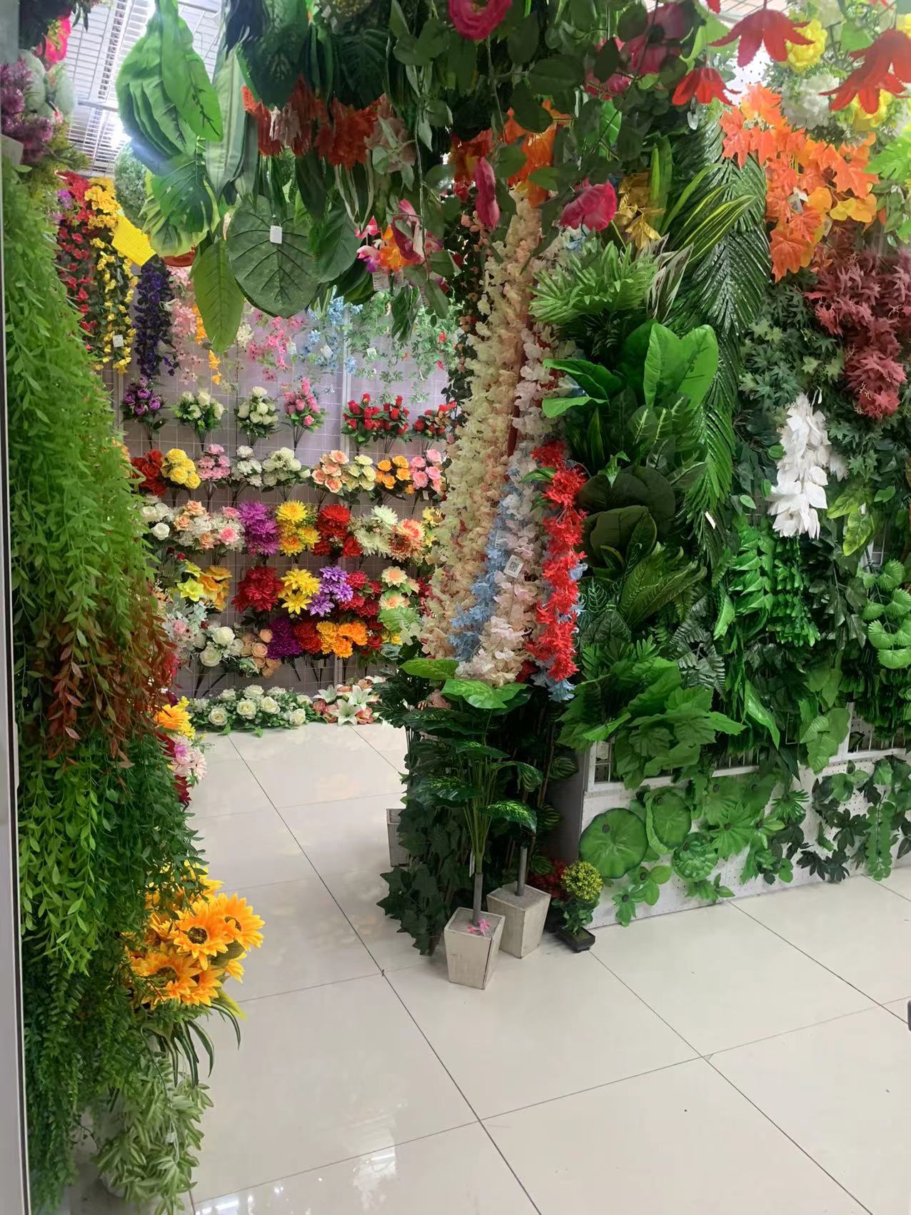 Wuliang Artificial Flower Factory describe pic - 1