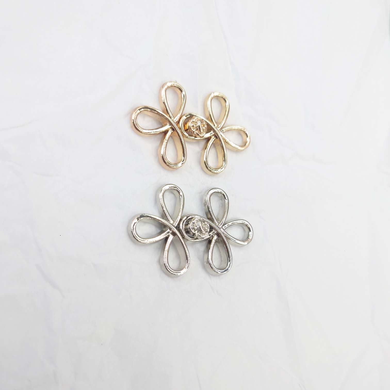 Hot-selling new style! High-end alloy cheongsam with buttoned buttons, retro Chinese style, double-buttoned Hanfu decoration