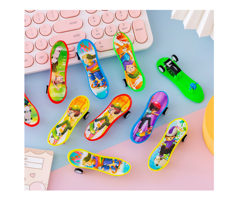 Wholesale mini rebound car, children's cartoon mini inertial rebound finger skateboard toy car, boys' toys detail image 10