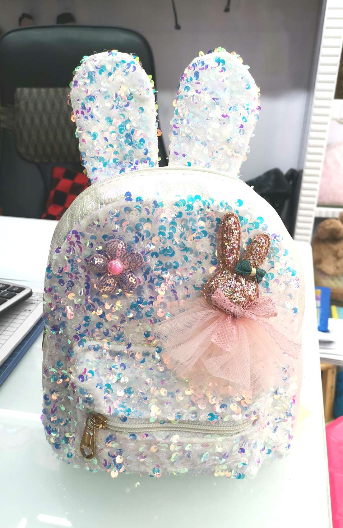 儿童休闲双肩包实物图