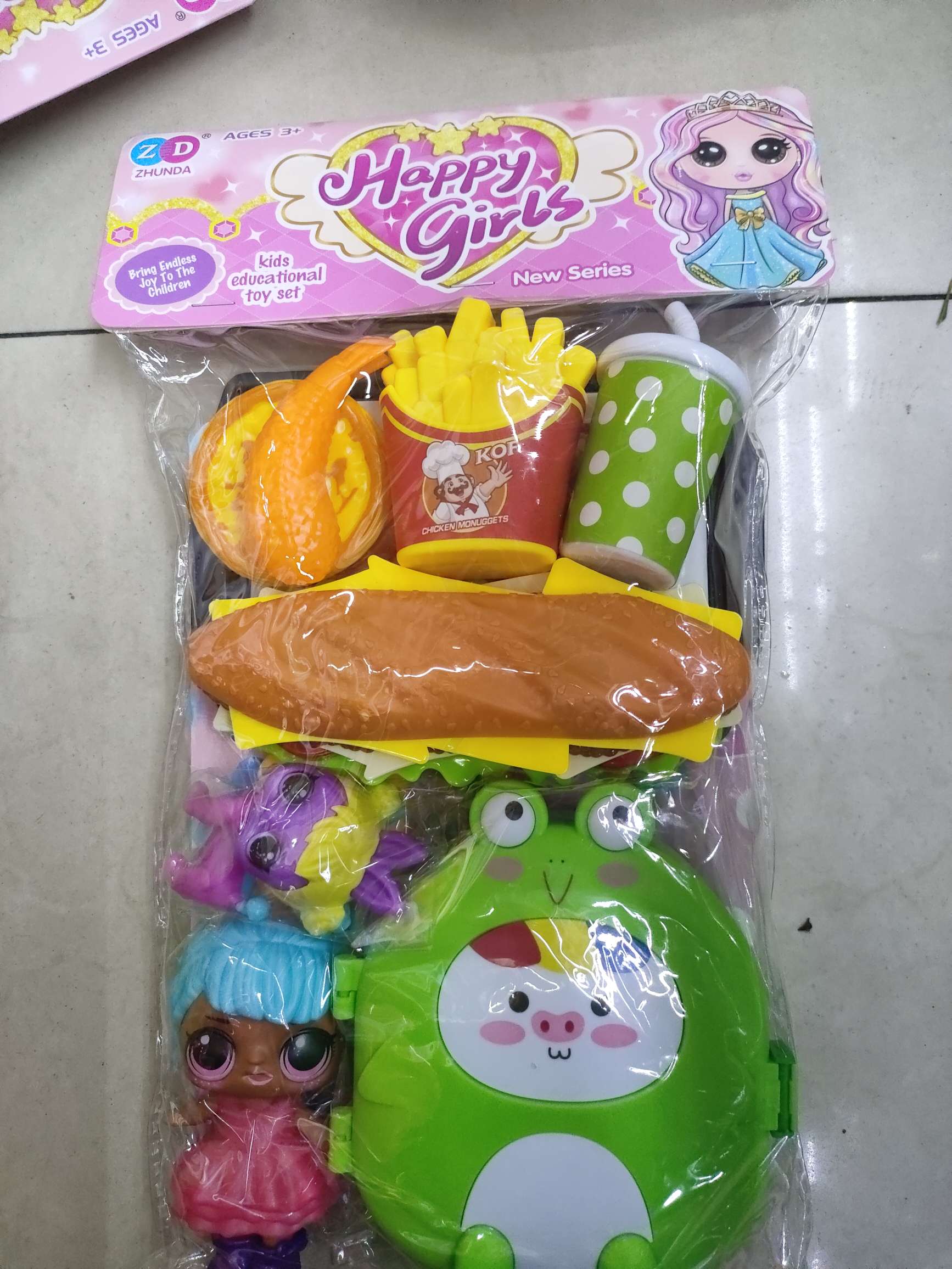 小鹿/青蛙拉杆箱汉堡套装+新惊奇娃娃，2款混装。10.5/套，120套/箱。产品图
