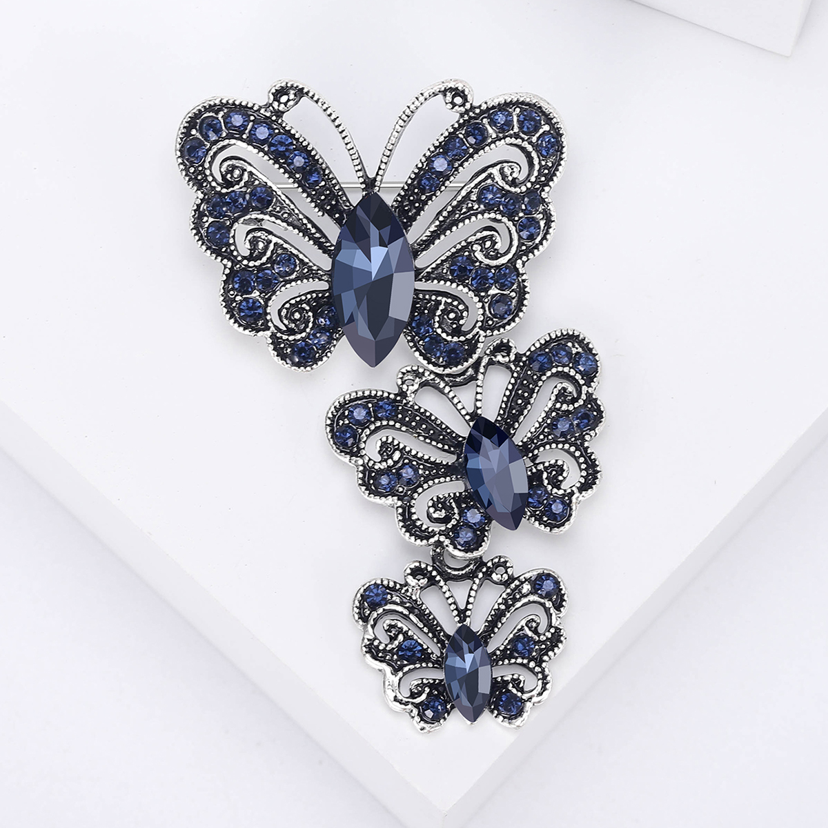 2024 Women's Classic water diamond butterfly brooch, women's fashion pin accessory, neckline design sense accessory, suit accessory, brooch badge brooch, brooch metal brooch 2024 Women's Classic water diamond butterfly brooch, women's fashion pin accessory, neckline design sense accessory, suit accessory, brooch badge brooch, brooch metal brooch
