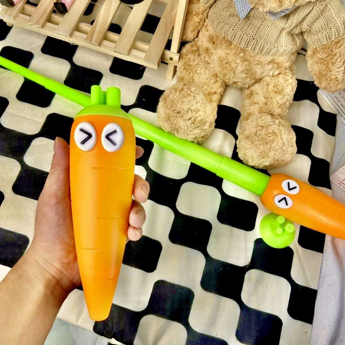 3D simulation carrot-shaped telescopic stick, stress-relieving creative toy, contraction sword, popular online version detail image 8