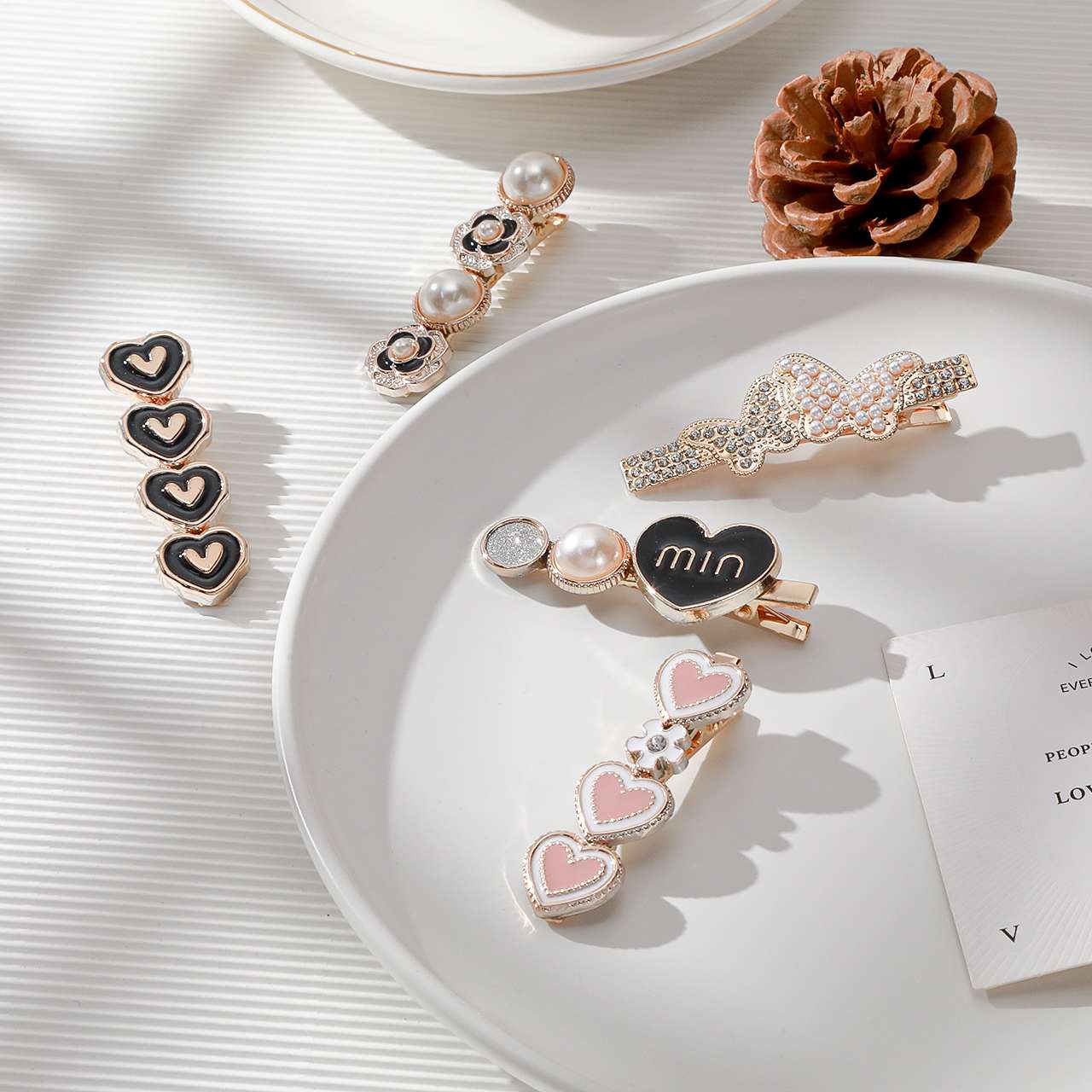 There are many choices of cute children's jewelry and other accessories