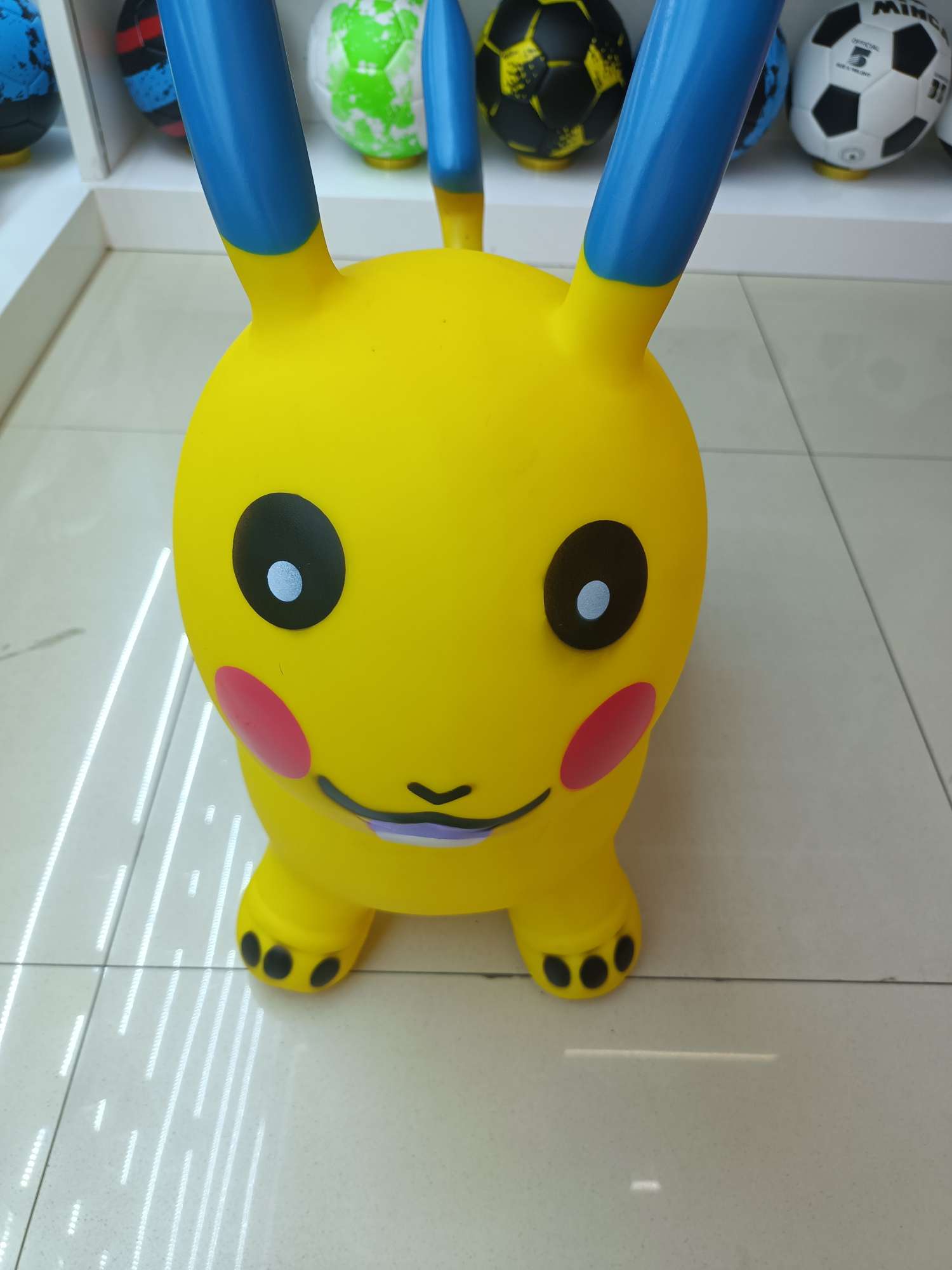 发光充气球/滑梯/拉线气球带轮子/发光球灯/带灯铝箔气球产品图